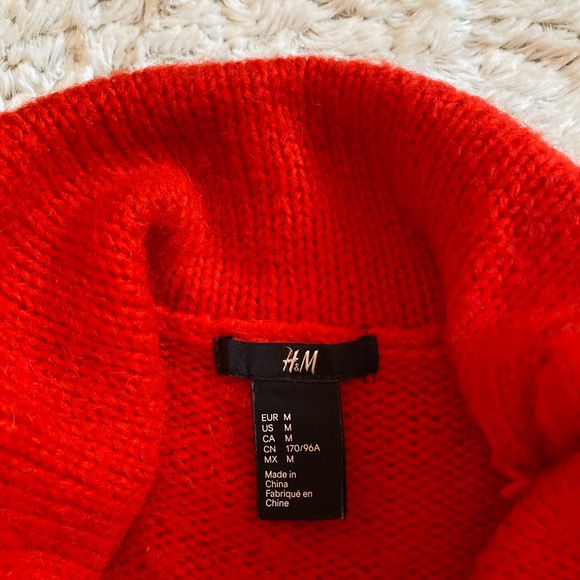 H&M bright red knitted fuzzy cozy soft long oversized Sweater - Picture 2 of 2